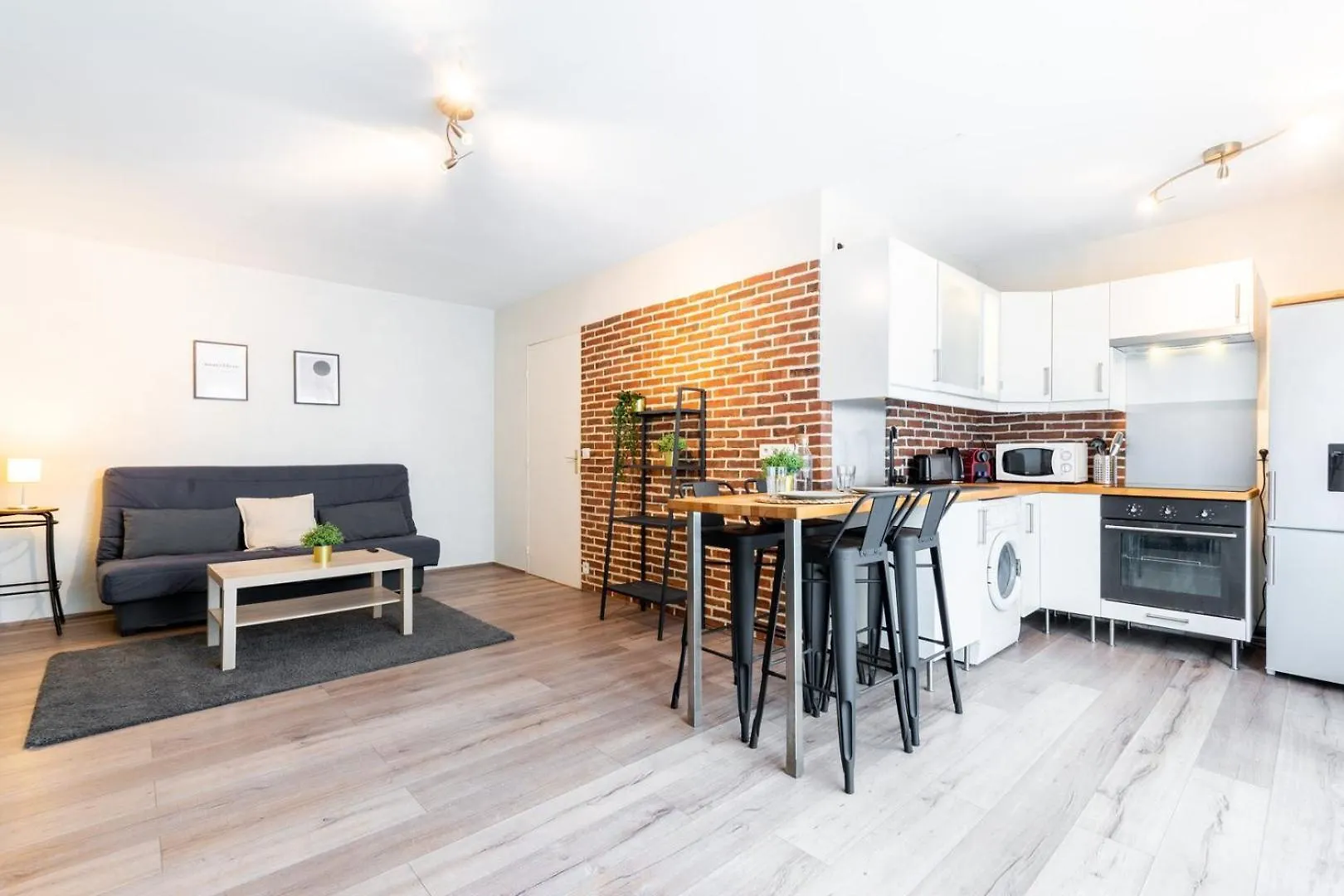 Fully-Equipped Apartment Near The Center Of 里尔 0*,